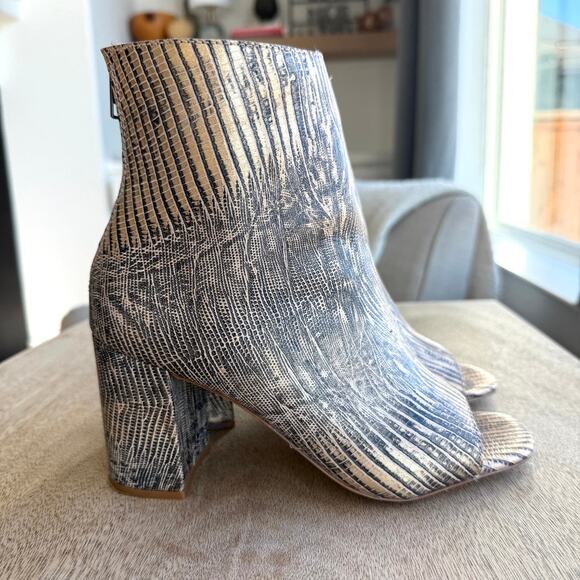 Matisse Melaney Peep Toe Ankle Boots Reptile Print Leather Block Heel 6.5 Trendy - Picture 2 of 12